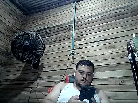 Snapshot of Arcangel_05 chatting on June 16, 3:28 am Arcangel 05 online show from June 16, 3:28 am