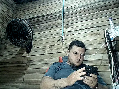 Snapshot of Arcangel_05 chatting on June 12, 3:37 am Arcangel 05 online show from June 12, 3:37 am