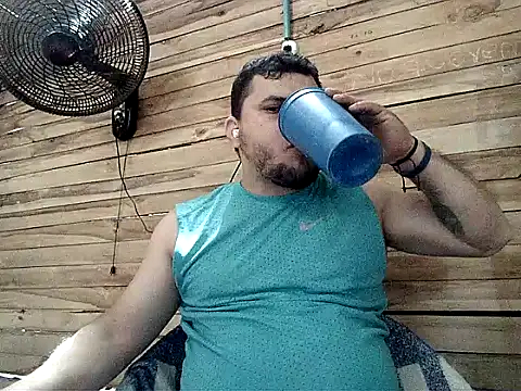 Snapshot of Arcangel_05 chatting on May 11, 4:04 pm Arcangel 05 online show from May 11, 4:04 pm