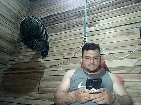 Snapshot of Arcangel_05 chatting on June 7, 4:28 am Arcangel 05 online show from June 7, 4:28 am