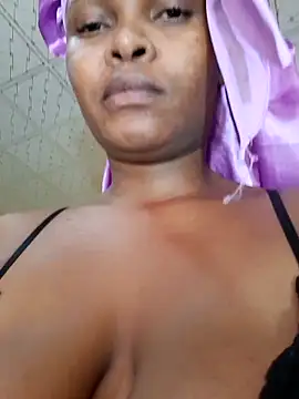 Snapshot of SweetAppleCandyxx chatting on September 27, 7:36 am SweetAppleCandyxx online show from September 27, 7:36 am