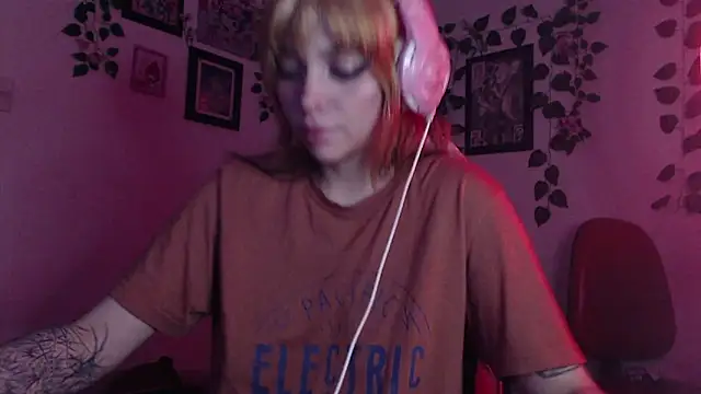 Snapshot of MaryJannes chatting on December 19, 10:24 am MaryJannes online show from December 19, 10:24 am