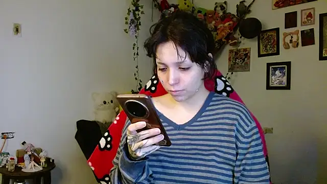 Snapshot of MaryJannes chatting on April 20, 7:33 am MaryJannes online show from April 20, 7:33 am