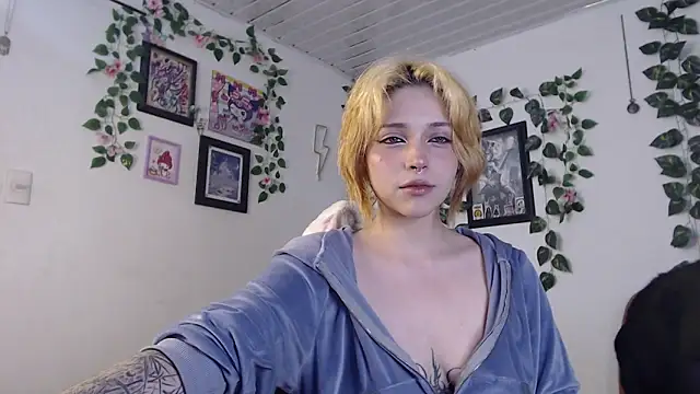 Snapshot of MaryJannes chatting on January 17, 1:57 am MaryJannes online show from January 17, 1:57 am