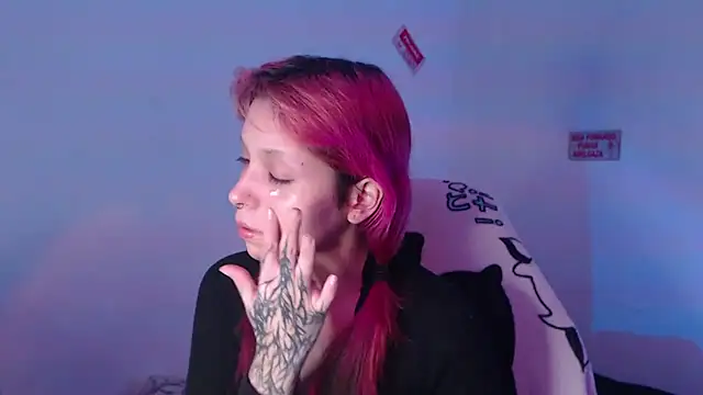 Snapshot of MaryJannes chatting on October 30, 6:34 am MaryJannes online show from October 30, 6:34 am