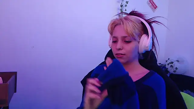 Snapshot of MaryJannes chatting on December 5, 7:55 pm MaryJannes online show from December 5, 7:55 pm