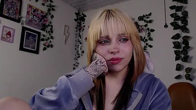 Snapshot of MaryJannes chatting on January 17, 9:39 am MaryJannes online show from January 17, 9:39 am