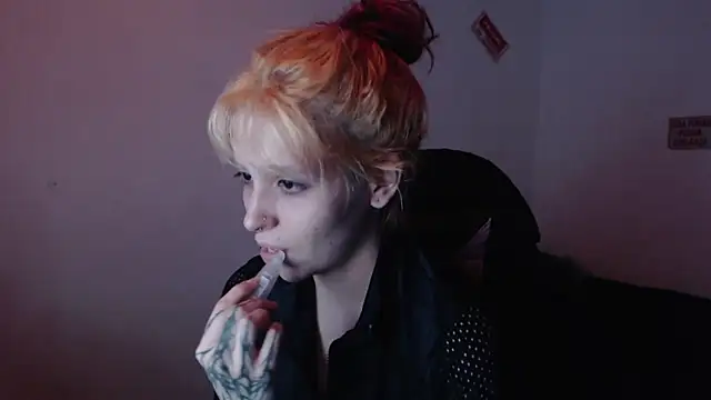 Snapshot of MaryJannes chatting on November 21, 6:12 am MaryJannes online show from November 21, 6:12 am