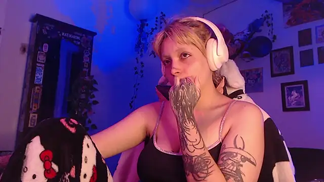 Snapshot of MaryJannes chatting on January 10, 8:31 am MaryJannes online show from January 10, 8:31 am