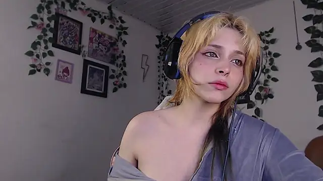 Snapshot of MaryJannes chatting on January 17, 6:36 am MaryJannes online show from January 17, 6:36 am