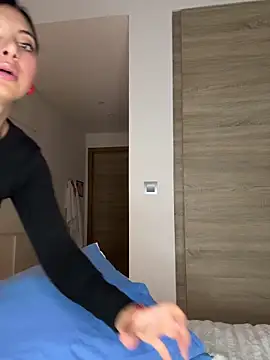 alexademie1 online show from October 28, 2:05 pm