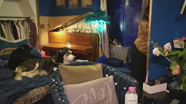 VanessaDoyle online show from April 7, 7:59 pm