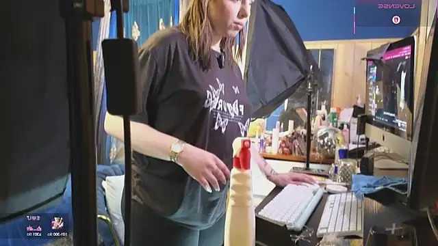 VanessaDoyle online show from March 21, 6:51 pm