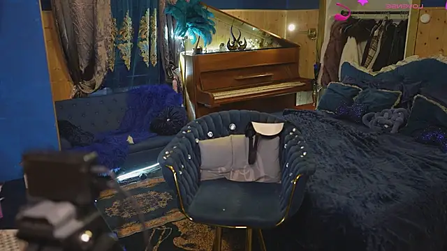 Snapshot of VanessaDoyle chatting on February 8, 3:10 pm VanessaDoyle online show from February 8, 3:10 pm