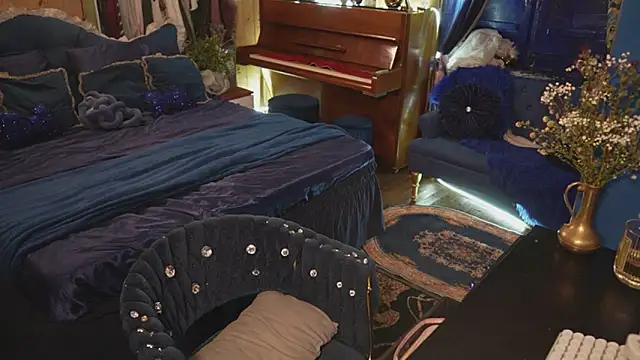 Snapshot of VanessaDoyle chatting on November 3, 6:44 pm VanessaDoyle online show from November 3, 6:44 pm