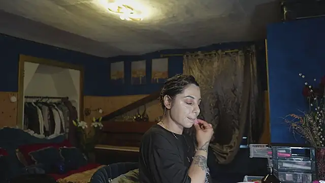 VanessaDoyle online show from April 19, 9:32 am