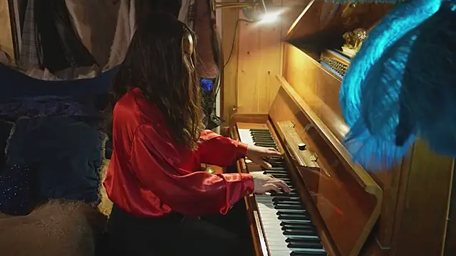 VanessaDoyle online show from March 13, 5:51 pm