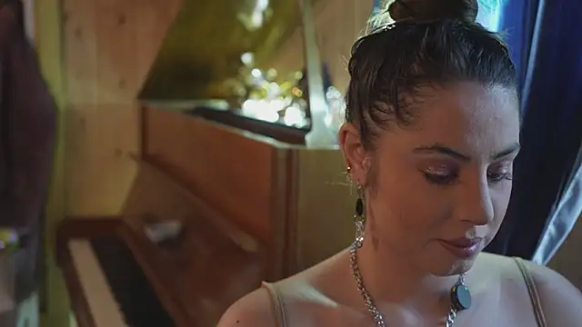 Snapshot of VanessaDoyle chatting on October 27, 8:26 am VanessaDoyle online show from October 27, 8:26 am