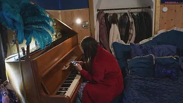 Snapshot of VanessaDoyle chatting on February 9, 8:45 am VanessaDoyle online show from February 9, 8:45 am