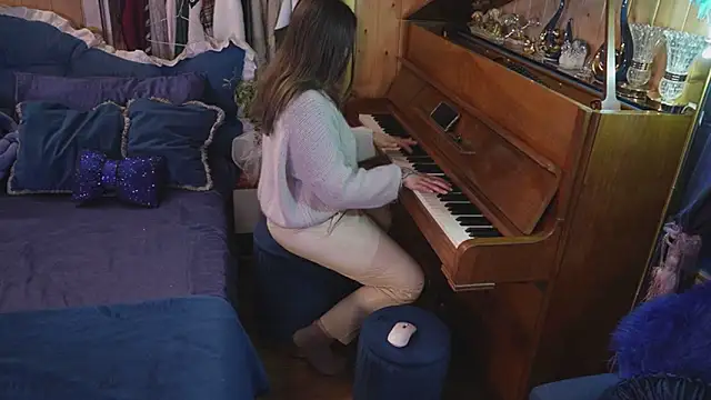 Snapshot of VanessaDoyle chatting on November 4, 4:22 pm VanessaDoyle online show from November 4, 4:22 pm