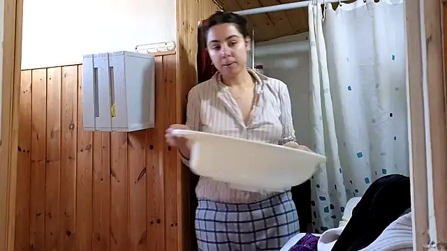 Snapshot of VanessaDoyle chatting on February 19, 1:52 pm VanessaDoyle online show from February 19, 1:52 pm