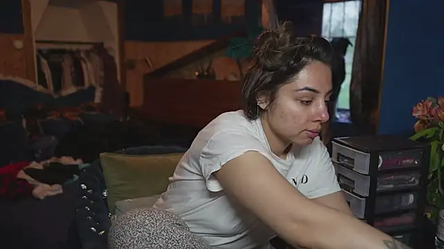 VanessaDoyle online show from April 8, 5:03 pm