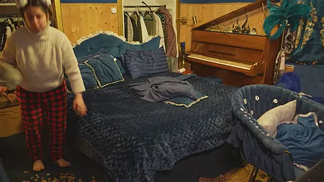 Snapshot of VanessaDoyle chatting on March 3, 2:40 am VanessaDoyle online show from March 3, 2:40 am