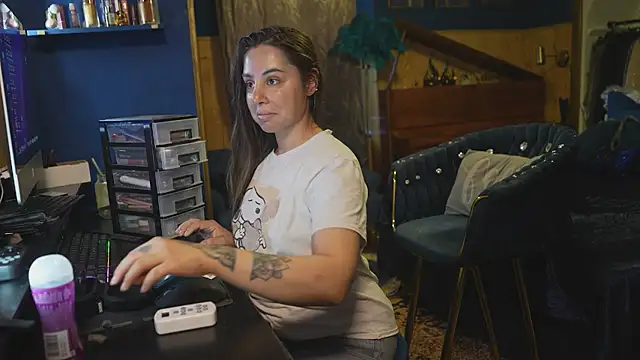 VanessaDoyle online show from July 5, 10:44 am