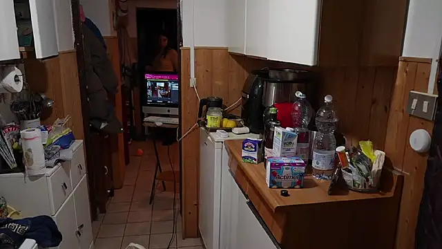 Snapshot of VanessaDoyle chatting on November 24, 5:57 pm VanessaDoyle online show from November 24, 5:57 pm