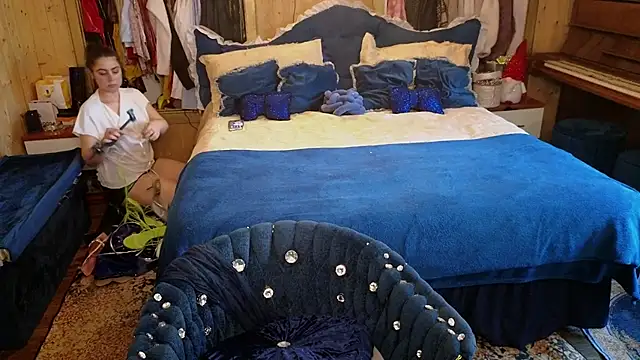 VanessaDoyle online show from December 14, 9:04 am