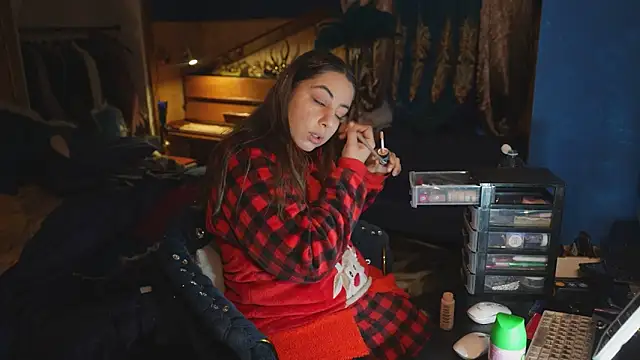 Snapshot of VanessaDoyle chatting on March 4, 6:10 am VanessaDoyle online show from March 4, 6:10 am