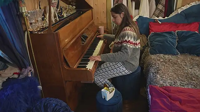 Snapshot of VanessaDoyle chatting on November 22, 3:22 pm VanessaDoyle online show from November 22, 3:22 pm