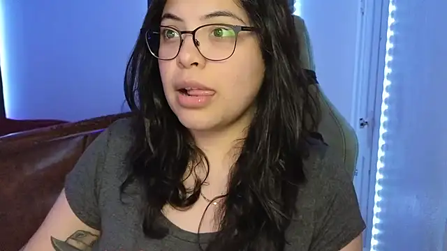 drizzypeach602 online show from October 6, 5:19 am