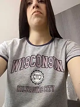 Amira Milker online show from March 10, 1:10 pm