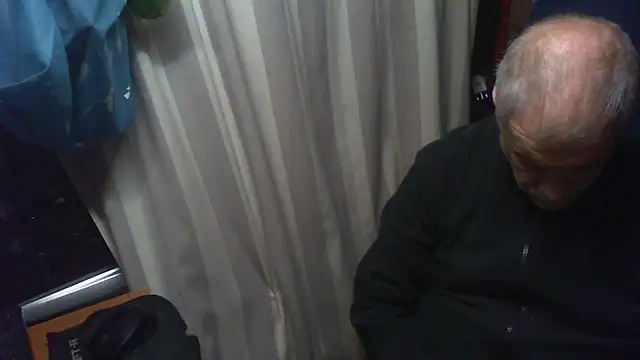 nonnomaturobisex online show from April 7, 7:10 am