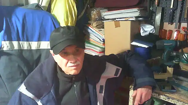 nonnomaturobisex online show from February 5, 8:10 am