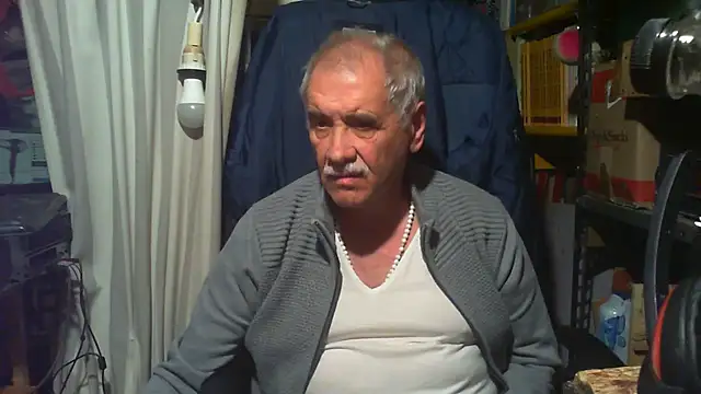 nonnomaturobisex online show from May 18, 5:29 pm