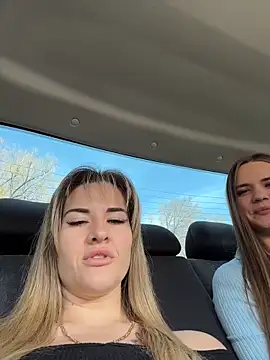 ivannatompsonnn online show from April 15, 6:52 am