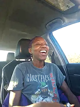 Snapshot of oliviaprettypussy chatting on November 27, 9:15 pm oliviaprettypussy online show from November 27, 9:15 pm