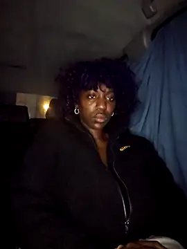 Snapshot of oliviaprettypussy chatting on November 15, 4:38 am oliviaprettypussy online show from November 15, 4:38 am