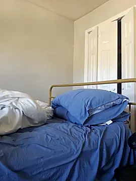 oliviaprettypussy online show from March 28, 1:12 pm
