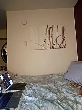 Snapshot of oliviaprettypussy chatting on November 14, 1:37 pm oliviaprettypussy online show from November 14, 1:37 pm