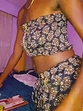 Snapshot of oliviaprettypussy chatting on July 5, 3:44 am oliviaprettypussy online show from July 5, 3:44 am