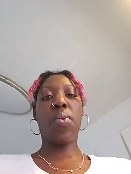 Snapshot of oliviaprettypussy chatting on July 9, 9:47 pm oliviaprettypussy online show from July 9, 9:47 pm