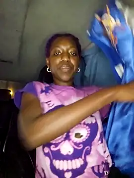 Snapshot of oliviaprettypussy chatting on November 23, 4:00 am oliviaprettypussy online show from November 23, 4:00 am