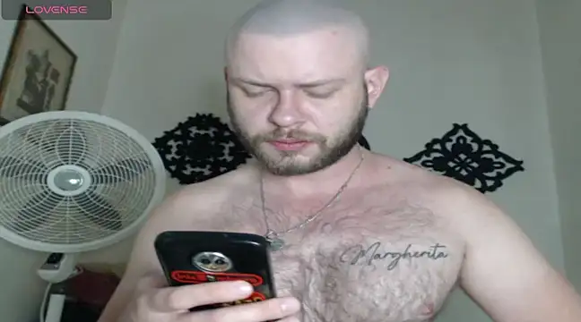 Snapshot of TONY_WHITE_7 chatting on December 5, 1:09 am TONY WHITE 7 online show from December 5, 1:09 am