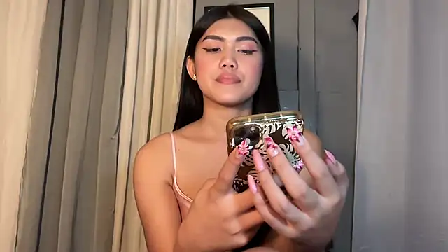 Delicate Savannah online show from November 7, 6:12 pm