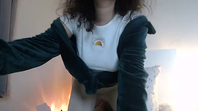 ocean eyess  online show from February 20, 1:46 pm