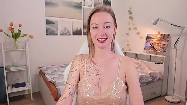 Snapshot of MissRightX chatting on February 10, 3:21 pm MissRightX online show from February 10, 3:21 pm