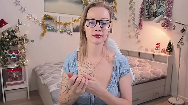 MissRightX online show from January 7, 8:30 am